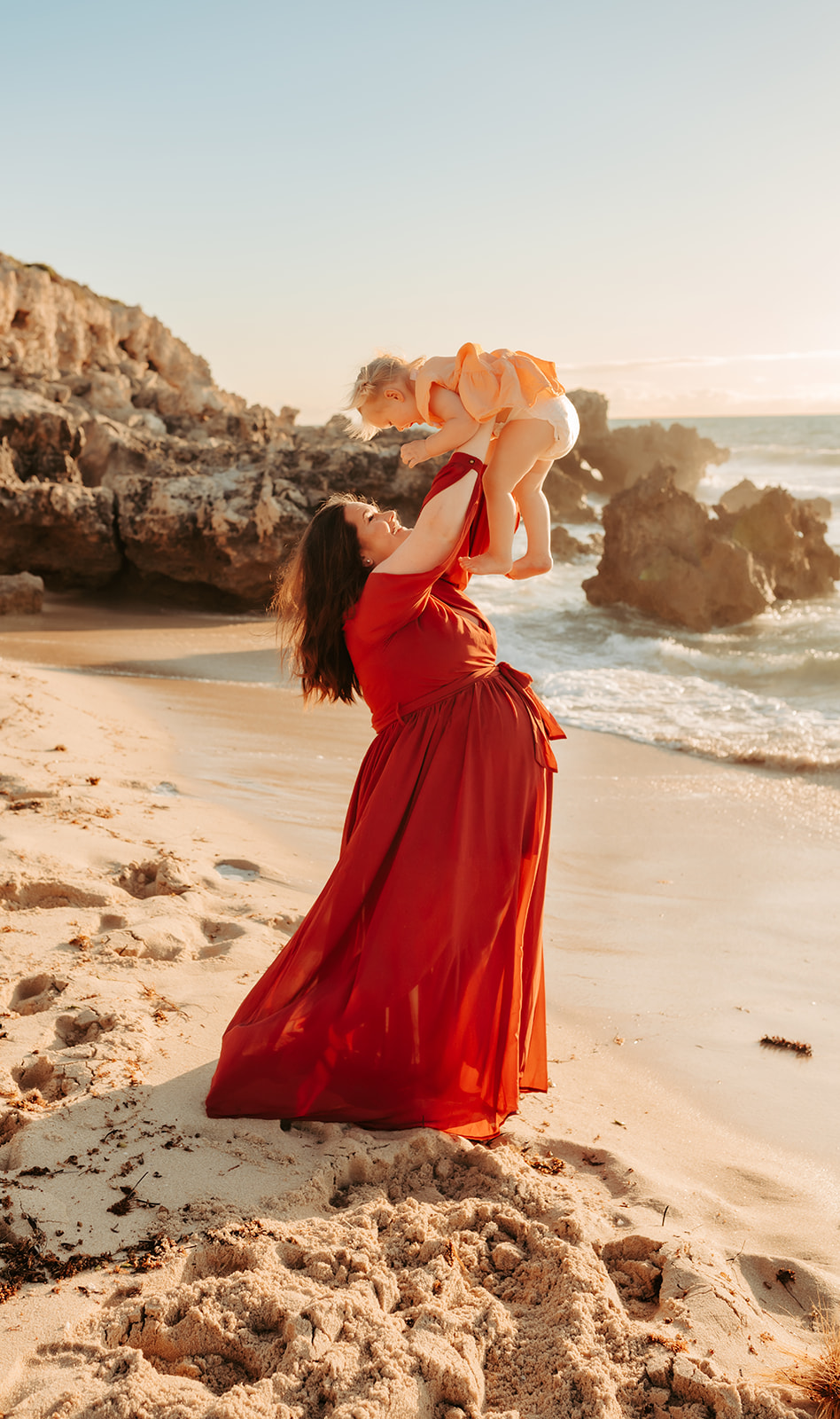 Perth's-best-beach-location-for-maternity-photography-session